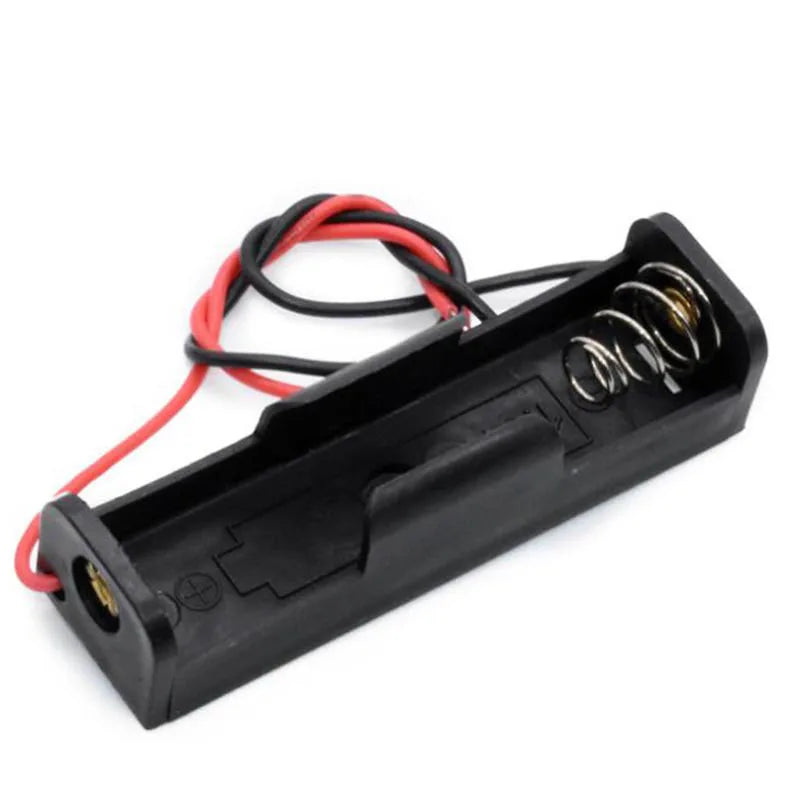 AA Batteriehalter mit Kabel – Detailansicht der Slot-Varianten